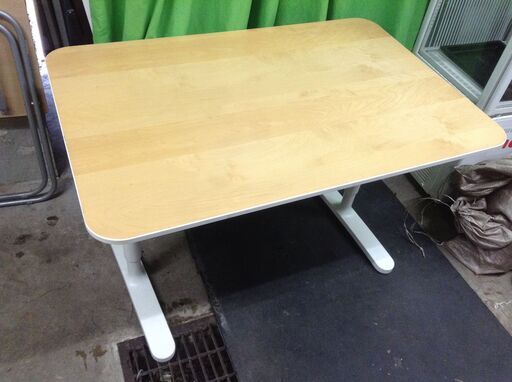 yw220318-011E8 IKEA 13662 ベカント オフィスデスク 中古品 120×80㎝ 中古品