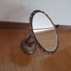 ちょっとおしゃれな鏡