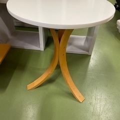 受け渡し予定者決定済　丸テーブル