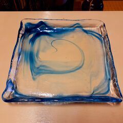 涼やかなブルーマーブル ガラスのスクエアプレート 角皿　/TJ-...