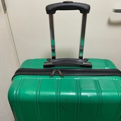 大型スーツケース　汚れありの画像