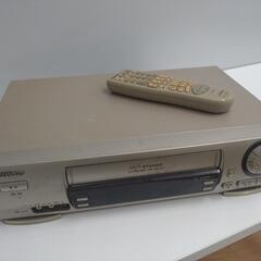 ジャンク品です。暫く使っていません。ビデオテープもご希望であれば...