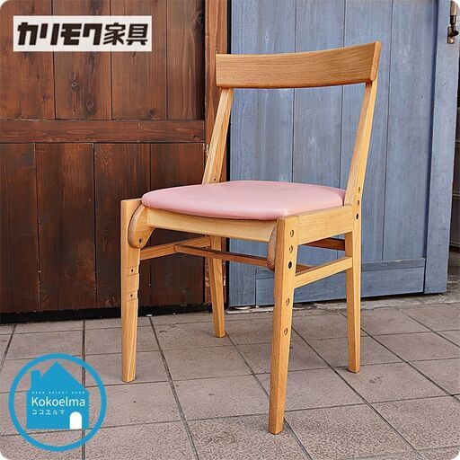 karimoku(カリモク家具)のオーク材 デスクチェアー/XT0611GEです。座面は高さ調整が可能なので、お子様の学習椅子やダイニングのキッズチェアーとして末永くお使い頂けます♪CC201