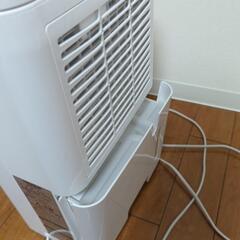 【美品】除湿機 アイリスオーヤマ コンプレッサー式 1.8lタンクの画像