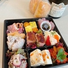 ホール・キッチンスタッフ急募！　時給￥1000～　食事付き　正社員も同時募集の画像