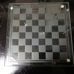 【限界値下げ】ガラスチェス　中古美品の画像