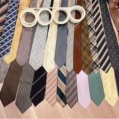 ネクタイまとめて28本とイケアのネクタイハンガー 就活生新社会人