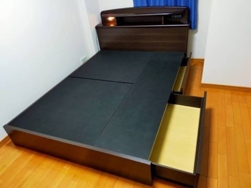 【売約済み】ダブルベッド、プレミアムマットレス付き