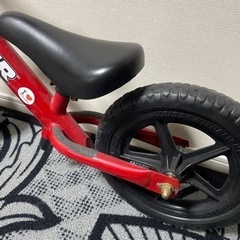ストライダー 赤 スタンド付きの画像