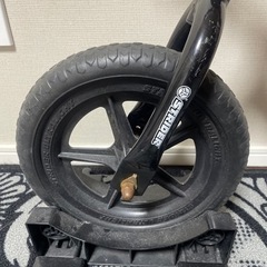 ストライダー 赤 スタンド付きの画像