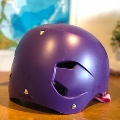 BURNキッズヘルメットの画像