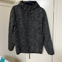 薄手の パーカータイプ