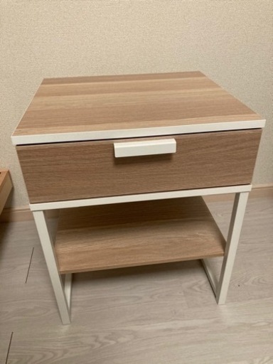 IKEA ベッドサイドテーブル　超美品