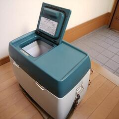 【値下げ】TOYOTA ポータブル冷蔵冷蔵保温庫 14Lの画像
