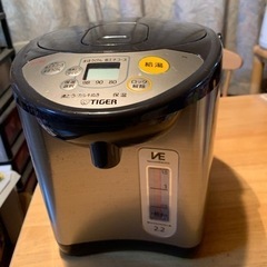 取り引き中　タイガー電気ポット　大容量2.2L