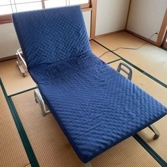 電動ベッド　コード劣化あり