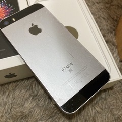 iPhone se 64GB simフリー　スペースグレーの画像