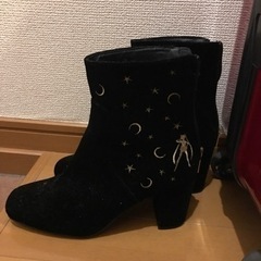 パンプス　ブーツ　などの画像