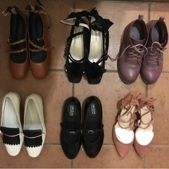 パンプス　ブーツ　など