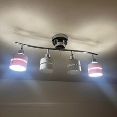 シーリングライト 照明　【4つ電球付き】の画像