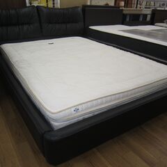 R228 革調クッションダブルベッド、枠のみ、幅140cm 