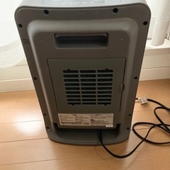 セラミックファンヒーターの画像