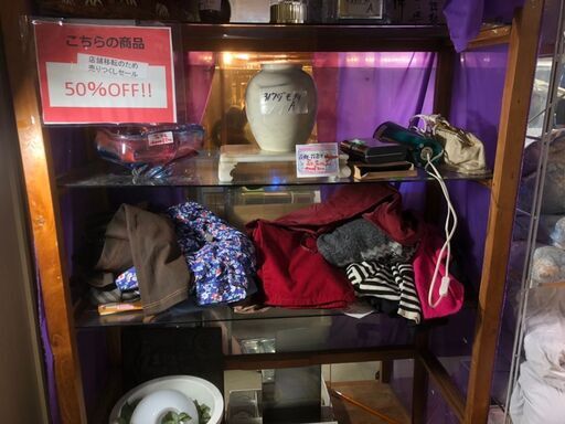 《店舗移動のため売りつくしセール！》50％割引￥9,800＝＞5,000！！ガラス製陳列棚　家具　幅109cmｘ奥行42cmｘ高さ194cm　【BC152】