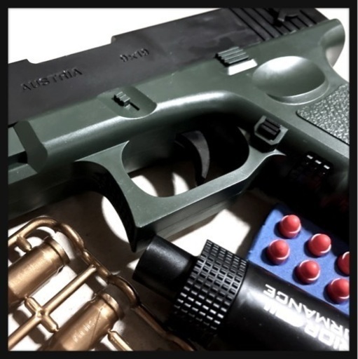 ご購入者様決定꒰未使用꒱レプリカピストル 緑黒 玩具 置き物 鉄砲 射的ゲーム サバゲー