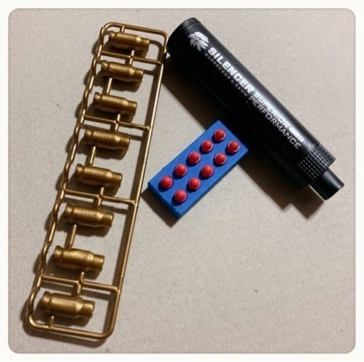 ご購入者様決定꒰未使用꒱レプリカピストル 緑黒 玩具 置き物 鉄砲