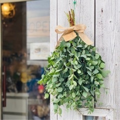 スワッグの材料または花瓶にさせるような素材の画像