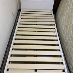 <受け渡し予定者きまりました>引き取り限定！差し上げます！美品シングルベッドUSBコンセント付きの画像