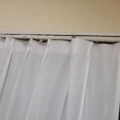 カーテンレール　白　2本、おまけのカーテン