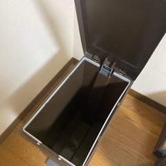 ゴミ箱の画像