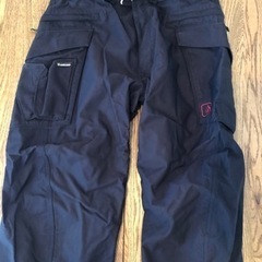 VOLCOMのスノーボードウエアーの画像