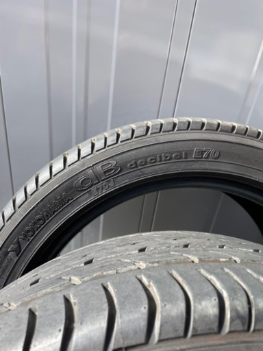 ヨコハマ dBデシベルE70 235/45R18 6〜7分山 2017年製 中古タイヤ