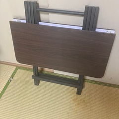 折りたたみテーブル