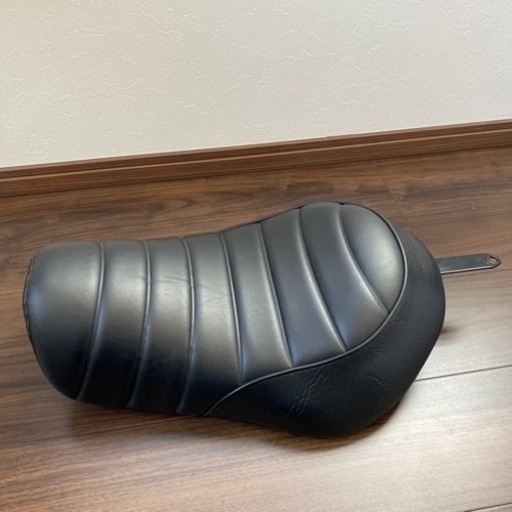 XL883n 2019年式 純正ソロシート