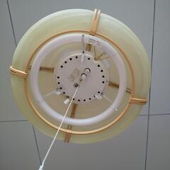 昭和っぽいレトロな照明です💡