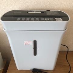 アイリスオーヤマ　シュレッダー　白
