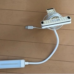 ELECOM LEDクリップライト USB対応 ホワイト LEC-USBC01CWHの画像