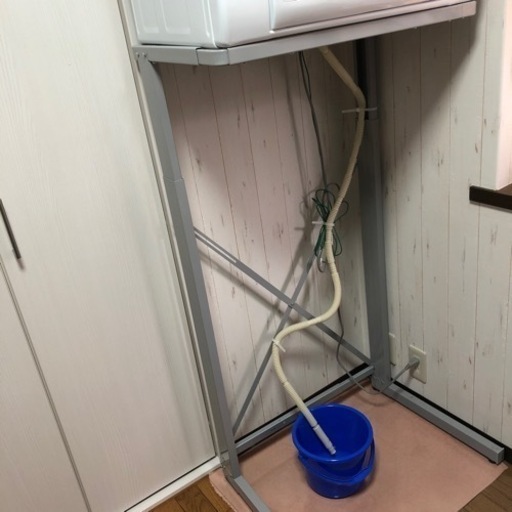 衣類乾燥機日立 4kg　専用台付き　