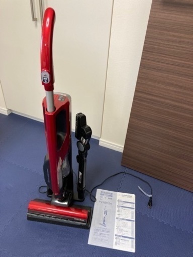 HITACHI 日立　充電式　掃除機　PV-BD700 ルビーレッド　破損あり
