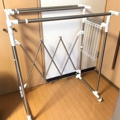 ハンガーラック　伸縮タイプ