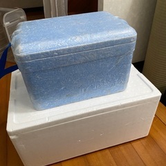 発泡スチロールケース　2コ