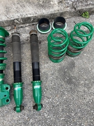 プリウスα テイン車高調