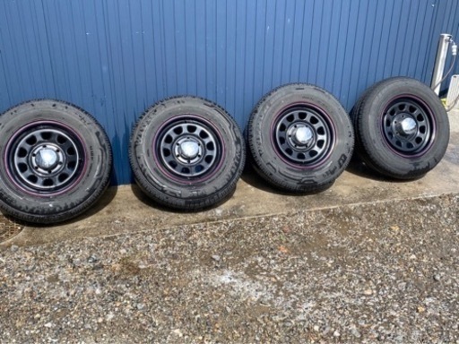 ハイエースタイヤホイール