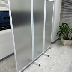 【4月6日まで！】美品・現金可・折りたたみパーテーション キャス...