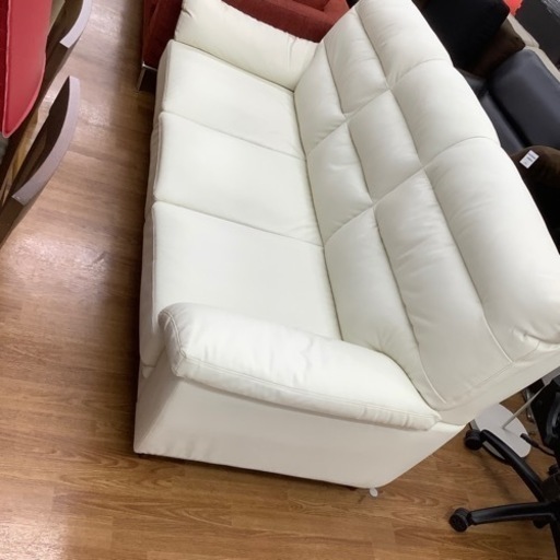 3人掛けソファーアイボリー色売ります！