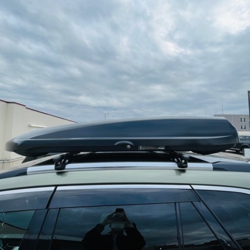 【値下げしました】inno ルーフボックス BRQ124 シャドウ124 購入半年 割れ凹みあり