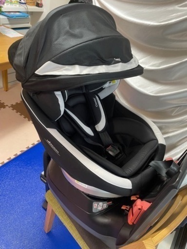 コンビ　チャイルドシート　ネルーム